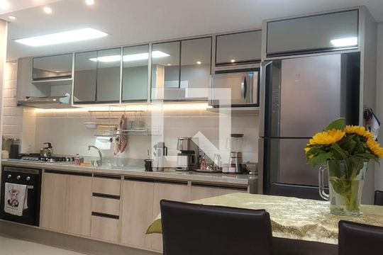 Cozinha de apartamento à venda com 2 quartos, 70m² em Estância Velha, Canoas