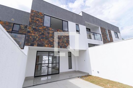 Fachada de casa à venda com 3 quartos, 128m² em Caiçaras, Belo Horizonte