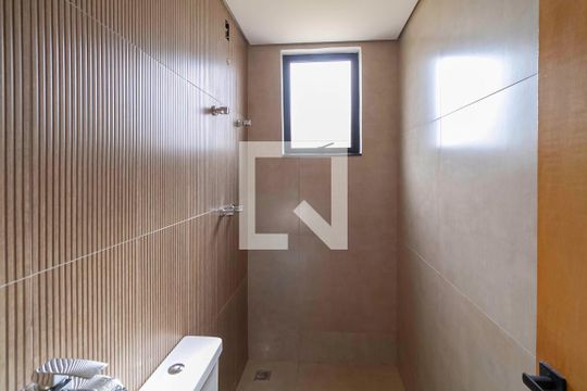 Banheiro social de casa à venda com 3 quartos, 128m² em Caiçaras, Belo Horizonte