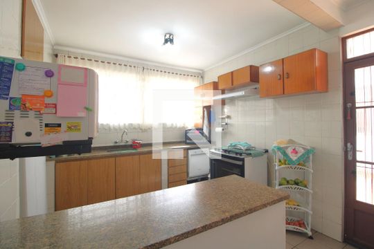 Cozinha  de casa à venda com 4 quartos, 134m² em Interlagos, São Paulo