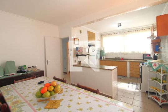 Cozinha  de casa à venda com 4 quartos, 134m² em Interlagos, São Paulo