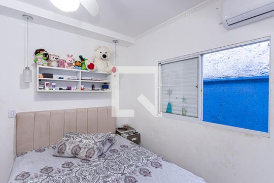 Suite 1 de casa à venda com 3 quartos, 380m² em Vila Mangalot, São Paulo