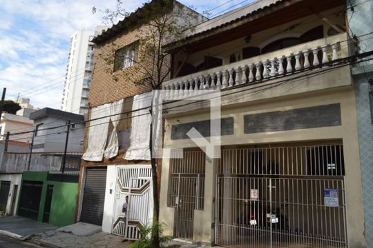 Fachada de casa à venda com 3 quartos, 170m² em Vila Monumento, São Paulo
