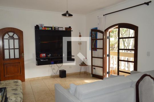 Casa à venda com 3 quartos, 170m² em Vila Monumento, São Paulo