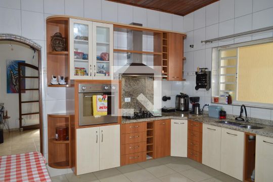 Cozinha de casa à venda com 3 quartos, 170m² em Vila Monumento, São Paulo