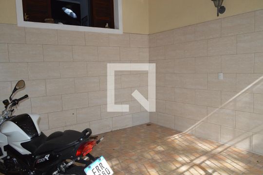 Garagem de casa à venda com 3 quartos, 170m² em Vila Monumento, São Paulo