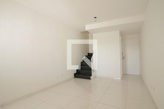 Sala de casa à venda com 3 quartos, 120m² em Vila Olinda, São Paulo