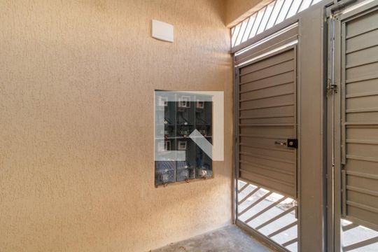 Área comum de casa para alugar com 2 quartos, 50m² em Parque Edu Chaves, São Paulo