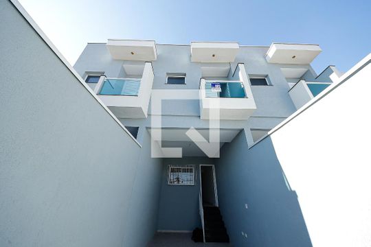 Garagem de casa à venda com 3 quartos, 120m² em Vila Olinda, São Paulo