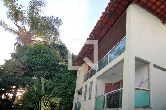 Quintal de casa à venda com 2 quartos, 232m² em Havaí, Belo Horizonte