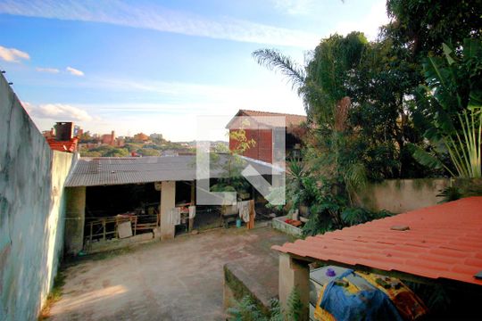 Quintal de casa à venda com 2 quartos, 232m² em Havaí, Belo Horizonte