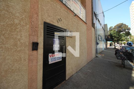 Fachada e placa de kitnet/studio para alugar com 1 quarto, 35m² em Vila Prudente, São Paulo