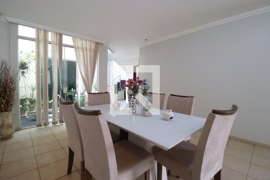 Sala de Jantar de casa para alugar com 7 quartos, 456m² em Presidente Roosevelt, Uberlândia