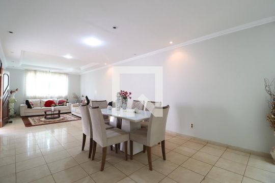 Sala de Jantar de casa para alugar com 7 quartos, 456m² em Presidente Roosevelt, Uberlândia
