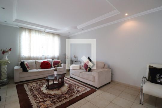 Sala de casa para alugar com 7 quartos, 456m² em Presidente Roosevelt, Uberlândia