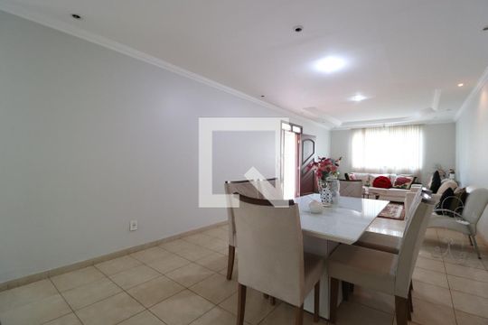 Sala de Jantar de casa para alugar com 7 quartos, 456m² em Presidente Roosevelt, Uberlândia