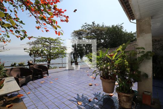 Varanda de casa à venda com 6 quartos, 707m² em Jardim Guanabara, Rio de Janeiro