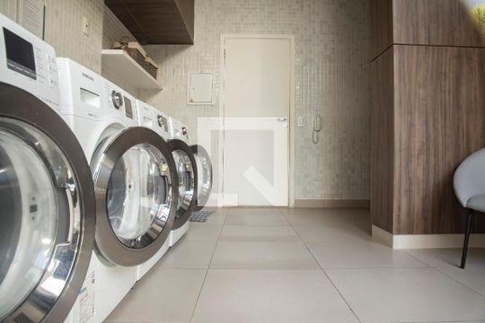 Área comum - Lavanderia de apartamento para alugar com 2 quartos, 68m² em Mirandópolis, São Paulo