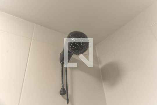 Banheiro de apartamento para alugar com 1 quarto, 26m² em Campo Belo, São Paulo