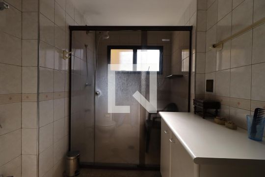 Banheiro de apartamento para alugar com 2 quartos, 107m² em Centro, Ribeirão Preto