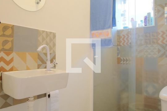 Banheiro da Suíte 1 de casa para alugar com 2 quartos, 115m² em Chácara Califórnia, São Paulo