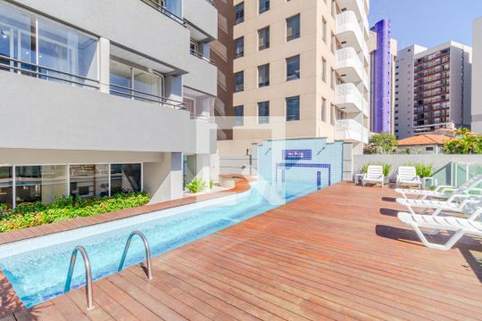Área comum - Piscina de kitnet/studio para alugar com 1 quarto, 30m² em Pinheiros, São Paulo