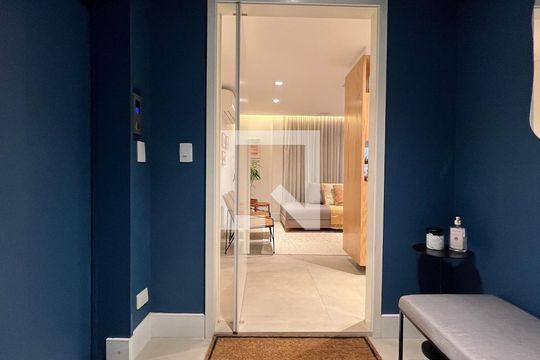 Hall de entrada de apartamento à venda com 4 quartos, 207m² em Paraíso, São Paulo
