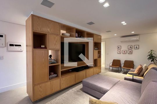 Sala de TV de apartamento à venda com 4 quartos, 207m² em Paraíso, São Paulo
