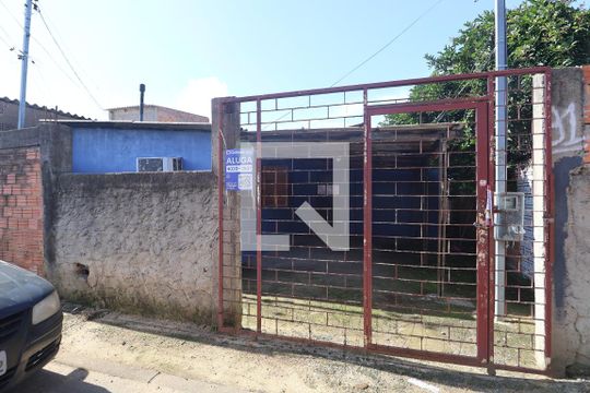 Fachada de casa à venda com 2 quartos, 60m² em Estância Velha, Canoas