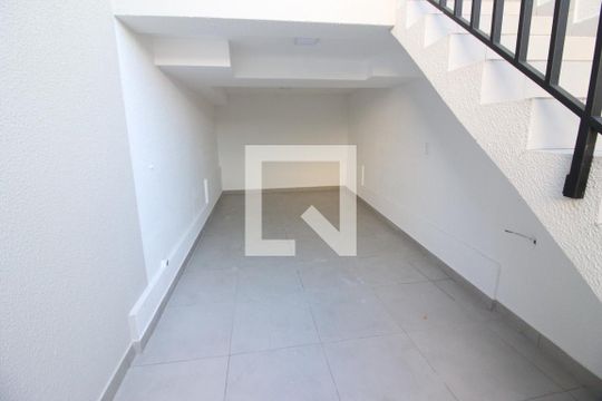 Quintal de casa à venda com 3 quartos, 115m² em Bela Vista, Osasco