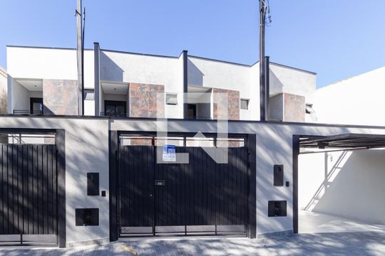 Fachada de casa à venda com 3 quartos, 115m² em Bela Vista, Osasco