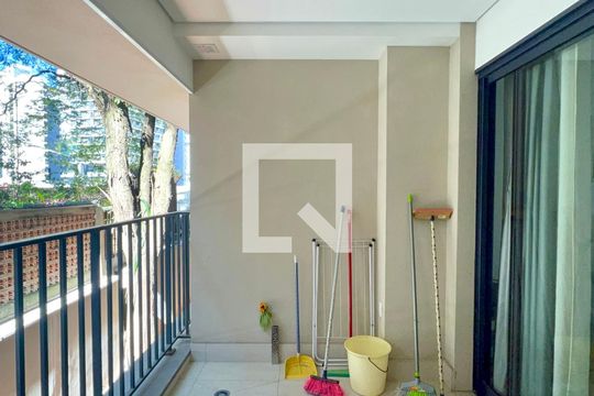 Varanda de kitnet/studio à venda com 1 quarto, 28m² em Sumaré, São Paulo