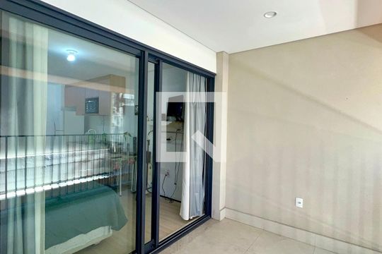 Varanda de kitnet/studio à venda com 1 quarto, 28m² em Sumaré, São Paulo