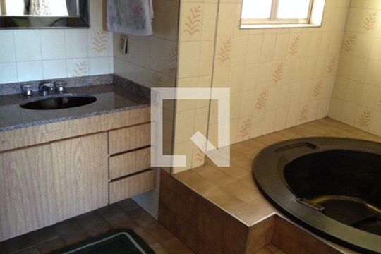 Casa à venda com 3 quartos, 517m² em Jardim Jabaquara, São Paulo