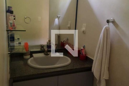 Casa à venda com 5 quartos, 300m² em Jardim Prudência, São Paulo