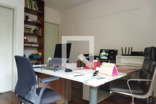 Casa à venda com 5 quartos, 300m² em Jardim Prudência, São Paulo