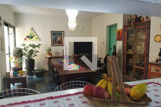 Casa à venda com 5 quartos, 300m² em Jardim Prudência, São Paulo