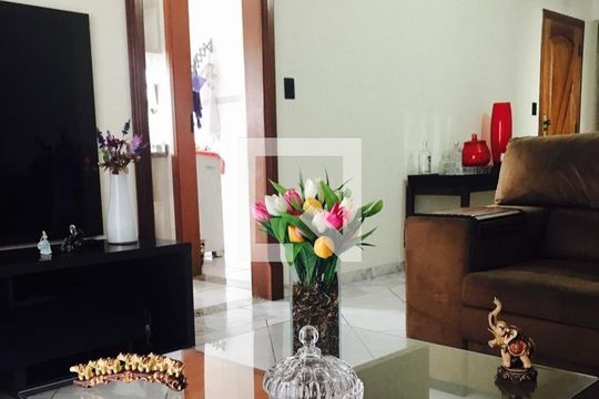 Sala de apartamento para alugar com 3 quartos, 120m² em Vila Tupi, Praia Grande