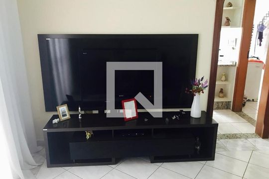 Sala de apartamento para alugar com 3 quartos, 120m² em Vila Tupi, Praia Grande