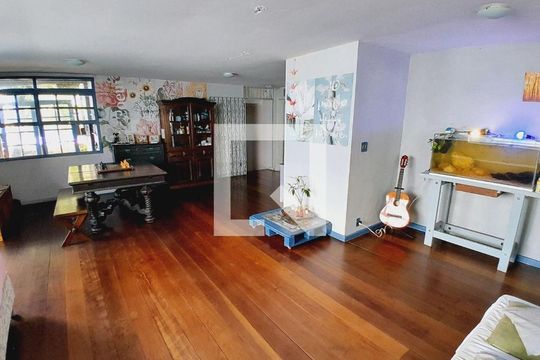 Casa à venda com 3 quartos, 160m² em Badu, Niterói