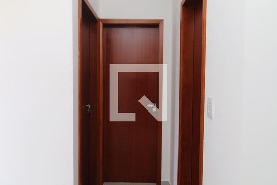 Corredor  de apartamento à venda com 2 quartos, 40m² em Vila Nova Mazzei, São Paulo