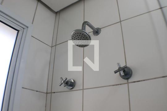 Banheiro de apartamento para alugar com 2 quartos, 54m² em Vila Nossa Senhora da Escada, Barueri