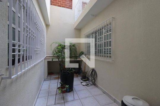 Quintal de casa à venda com 4 quartos, 276m² em Jardim Bela Vista, Santo André