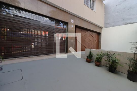 Garagem aberta de casa à venda com 4 quartos, 276m² em Jardim Bela Vista, Santo André