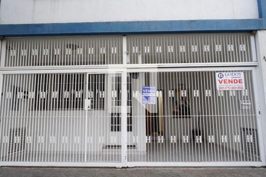 Fachada de casa à venda com 3 quartos, 136m² em Água Rasa, São Paulo