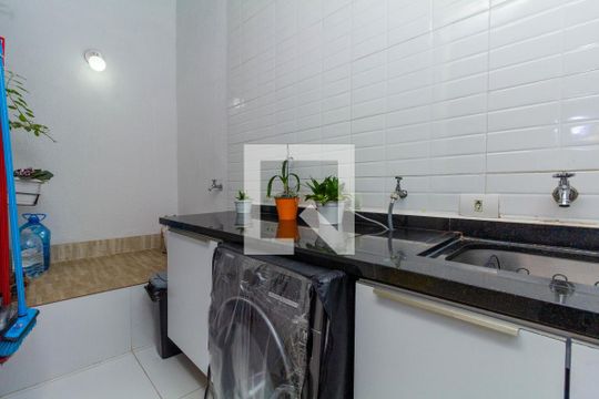 Área de Serviço de casa à venda com 3 quartos, 320m² em Vila Carrão, São Paulo
