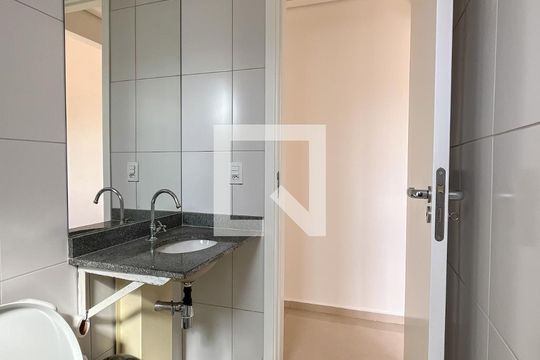 Banheiro de apartamento para alugar com 2 quartos, 49m² em Jardim Cidade Pirituba, São Paulo