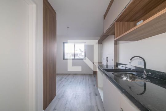 Cozinha de kitnet/studio para alugar com 1 quarto, 17m² em Vila Guarani (zona Sul), São Paulo