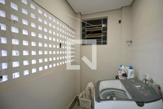 Área de Serviço de casa à venda com 4 quartos, 384m² em Sagrada Família, Belo Horizonte
