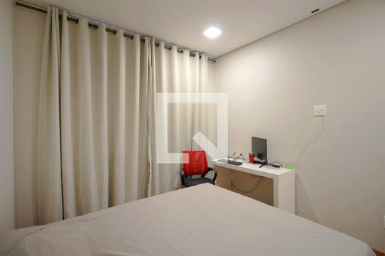 Quarto 2 de casa à venda com 4 quartos, 384m² em Sagrada Família, Belo Horizonte
